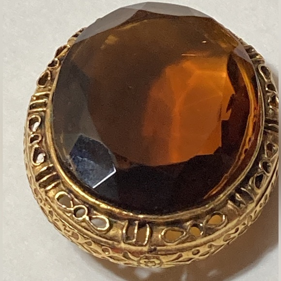 VINTAGE GOLD TONE FACETED TOPAZ COLOR BROOCH - UNSIGNED - Picture 3 of 9